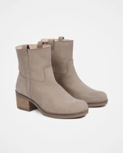 Pull On Ankle Boots -Wear Luxe Shop 124753