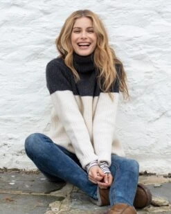Colourblock Turtleneck